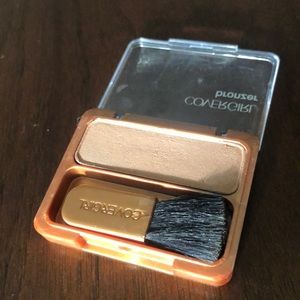 FREE WITH BUNDLE Covergirl bronzer